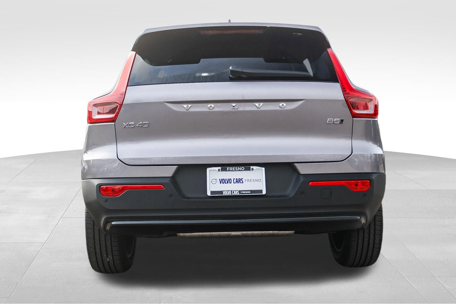 New 2026 Volvo XC40 B5 Plus w/ Climate Package AWD/4WD image 6