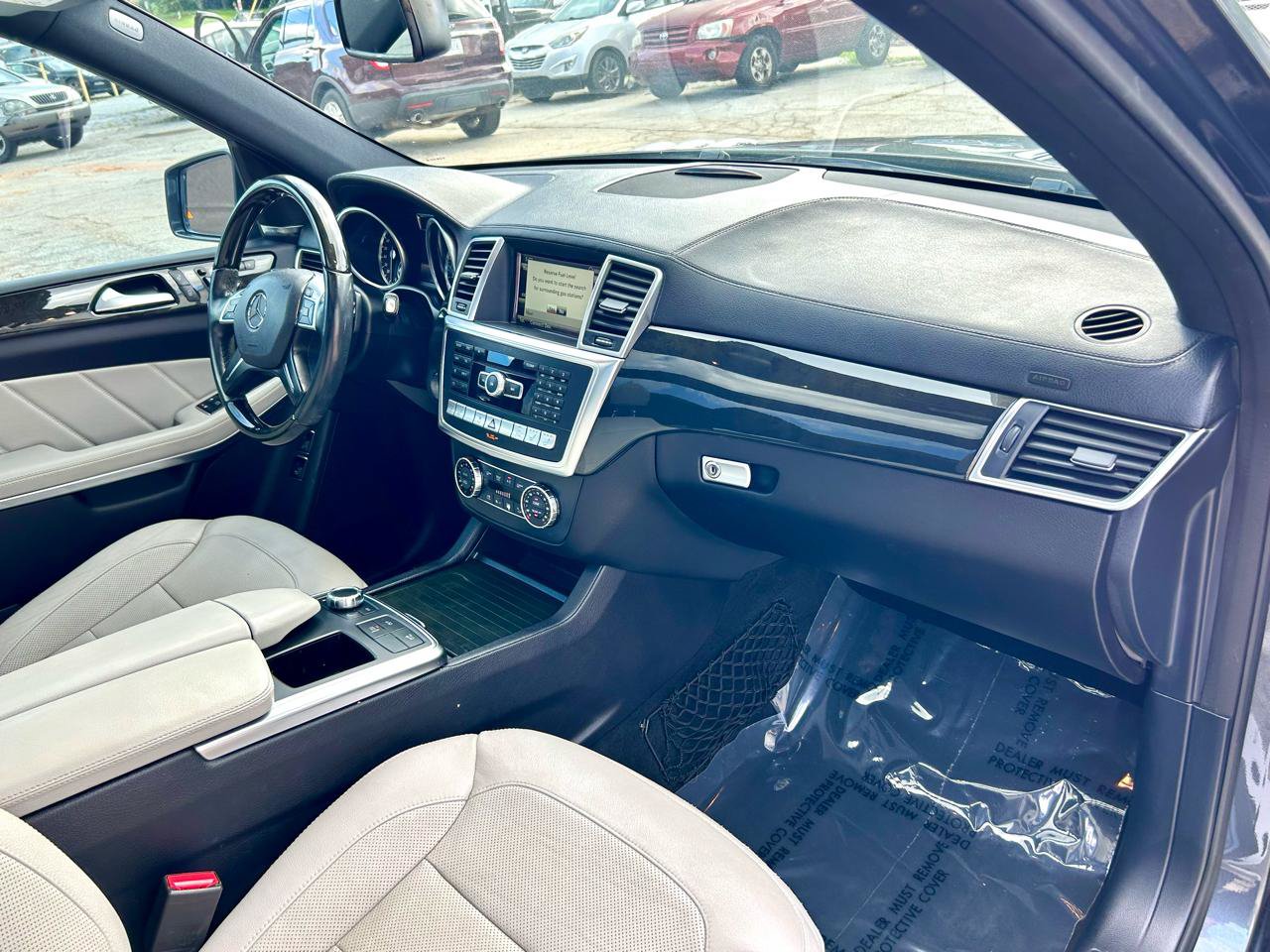 Used 2016 Mercedes-Benz GL 550 4MATIC image 19