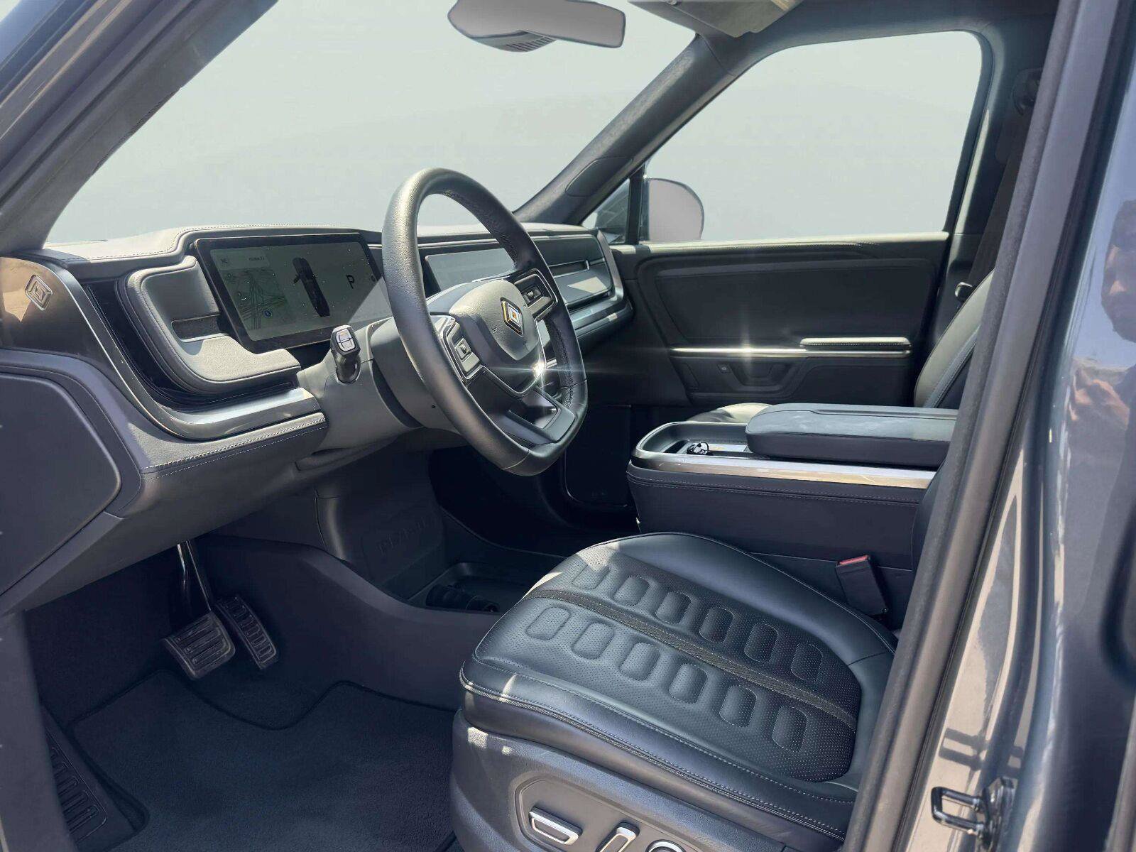 Used 2025 Rivian R1S Adventure AWD/4WD image 22