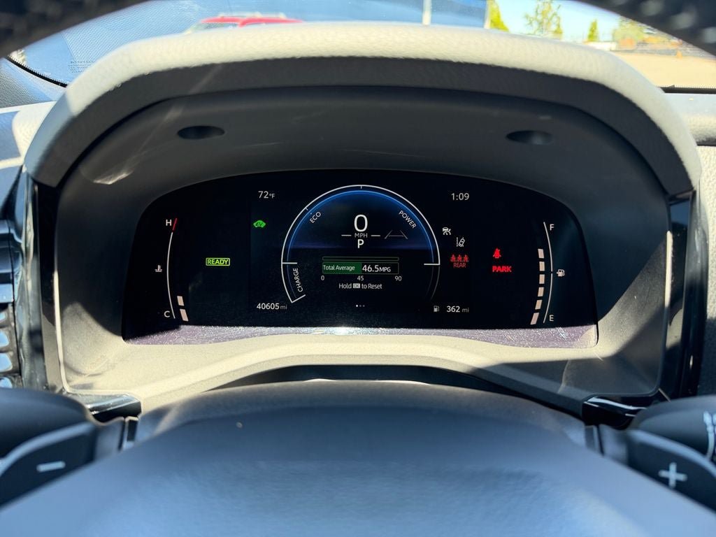 Used 2025 Toyota Camry SE FWD image 14
