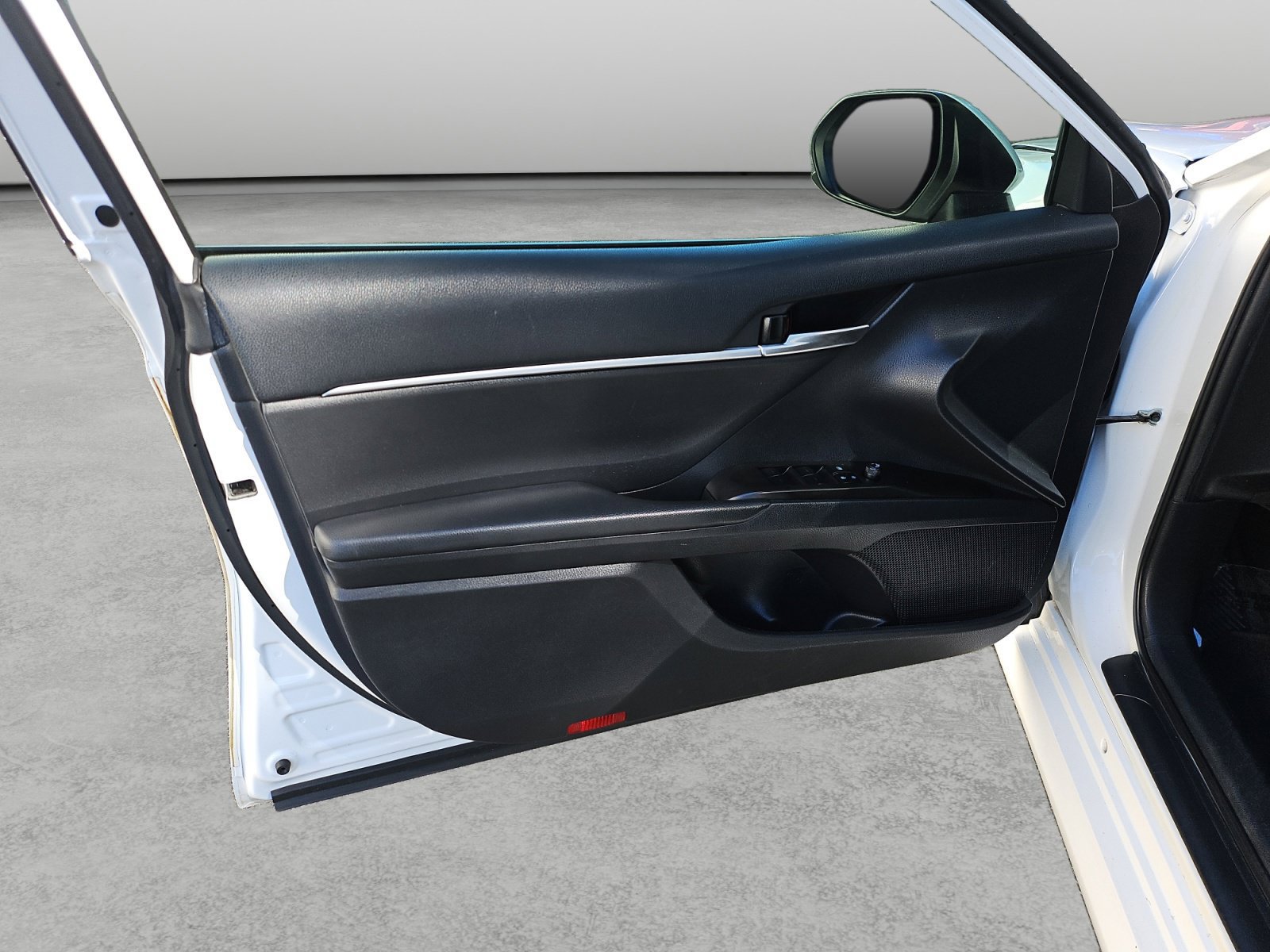 Used 2022 Toyota Camry LE FWD image 32