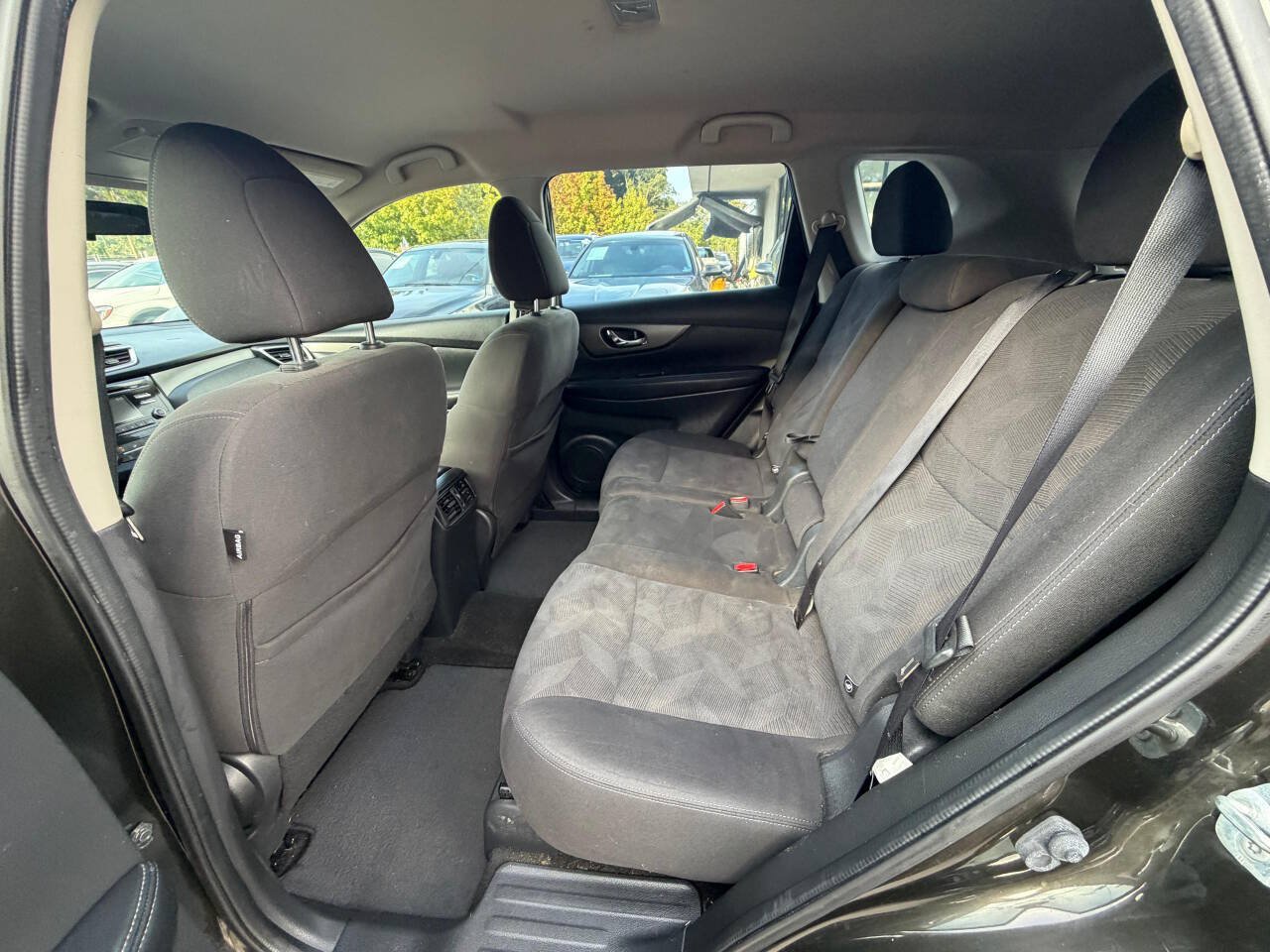 Used 2016 Nissan Rogue S AWD/4WD image 10