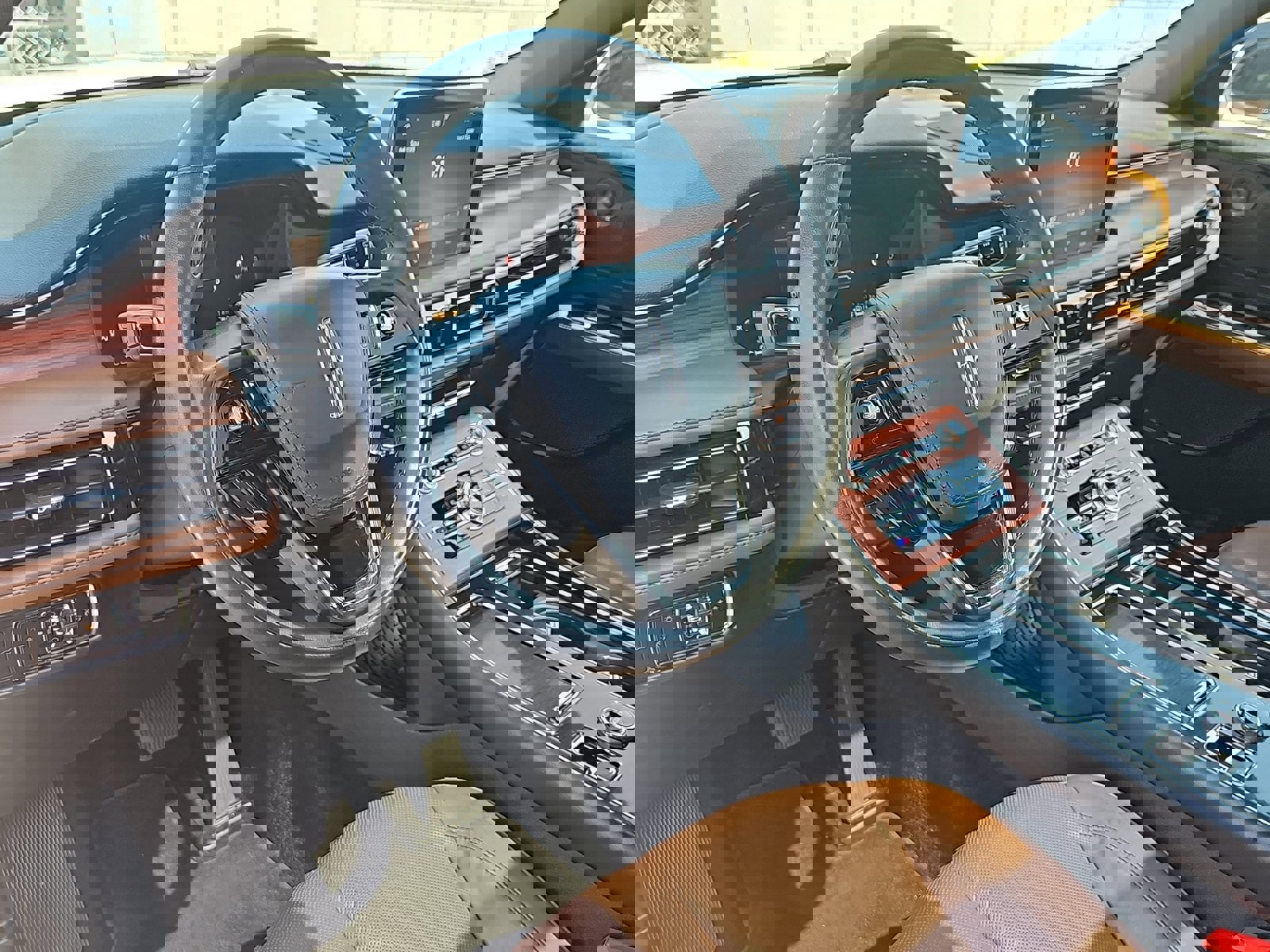 Used 2023 Lincoln Aviator Reserve RWD image 16