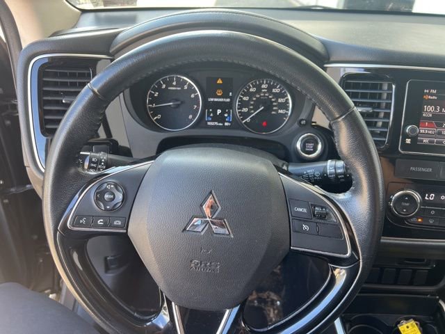 Used 2017 Mitsubishi Outlander SEL image 12