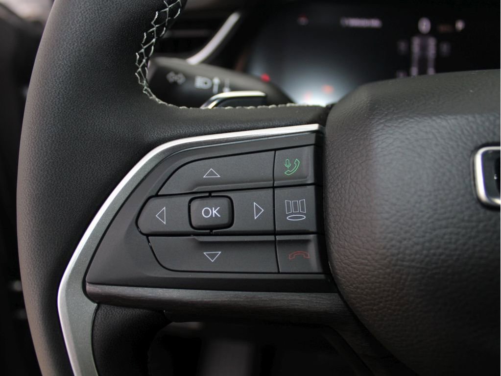 New 2025 Jeep Grand Cherokee Limited w/ Luxury Tech Group II image 13