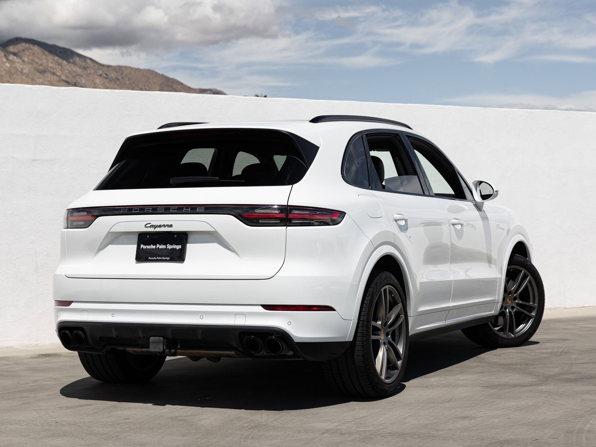 Certified 2023 Porsche Cayenne Platinum Edition AWD/4WD image 7
