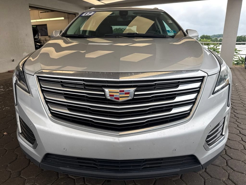 Used 2017 Cadillac XT5 Premium Luxury w/ Advanced Security Package AWD/4WD image 2