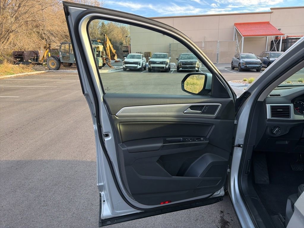 Used 2019 Volkswagen Atlas SE w/ Towing Package image 10