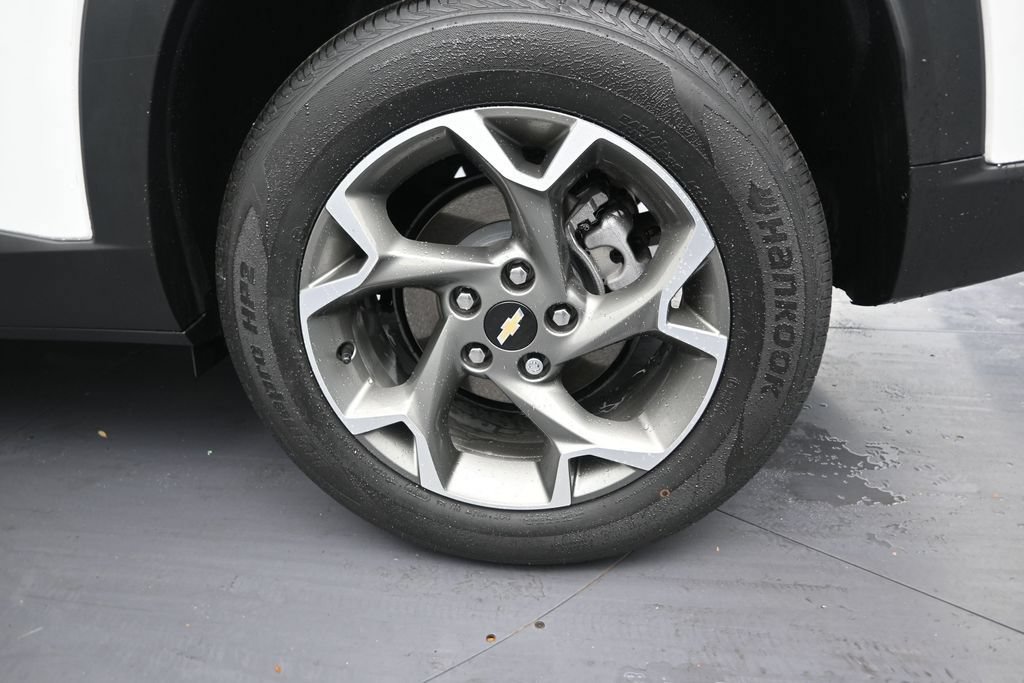 Used 2025 Chevrolet Trax LT FWD image 10