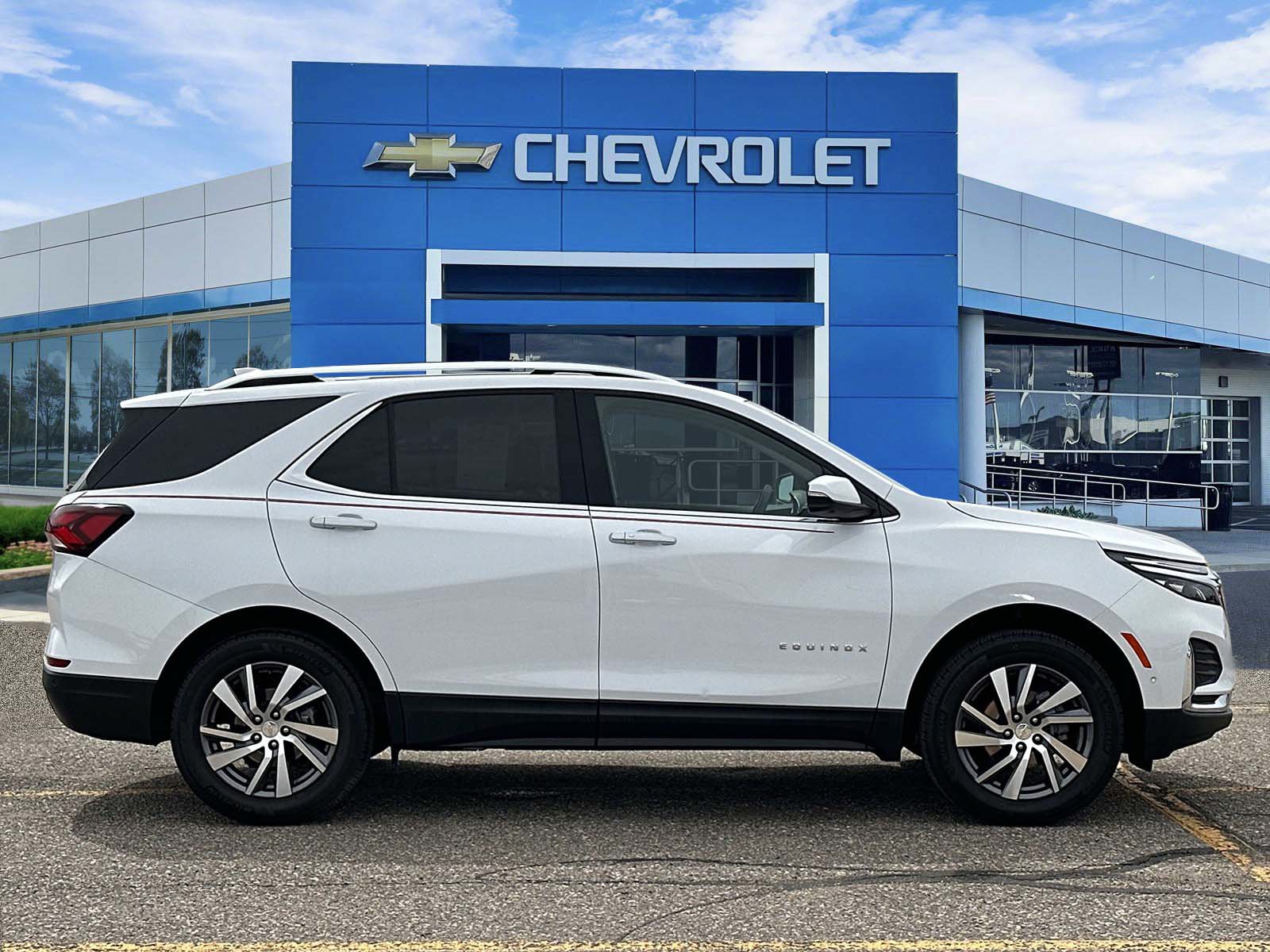 Certified 2024 Chevrolet Equinox Premier AWD/4WD image 5