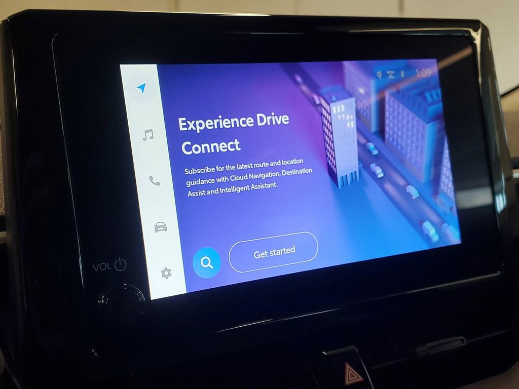 Certified 2024 Toyota Corolla Cross LE image 25
