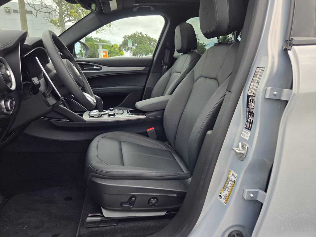 New 2025 Alfa Romeo Stelvio Sprint AWD/4WD image 10