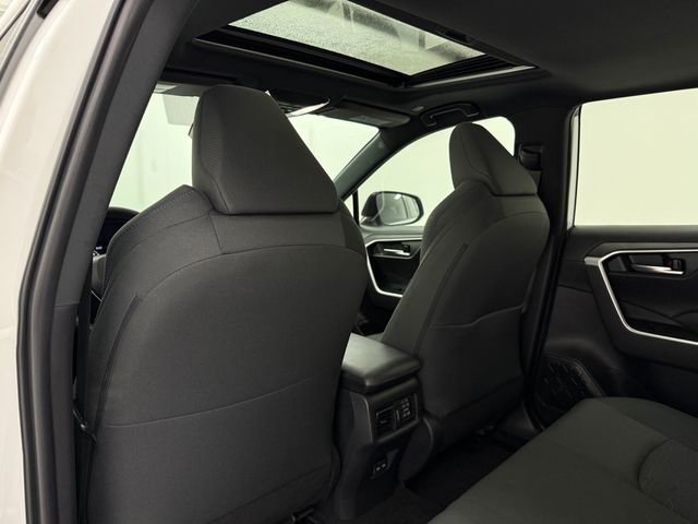 Used 2024 Toyota RAV4 SE w/ Convenience Package image 30