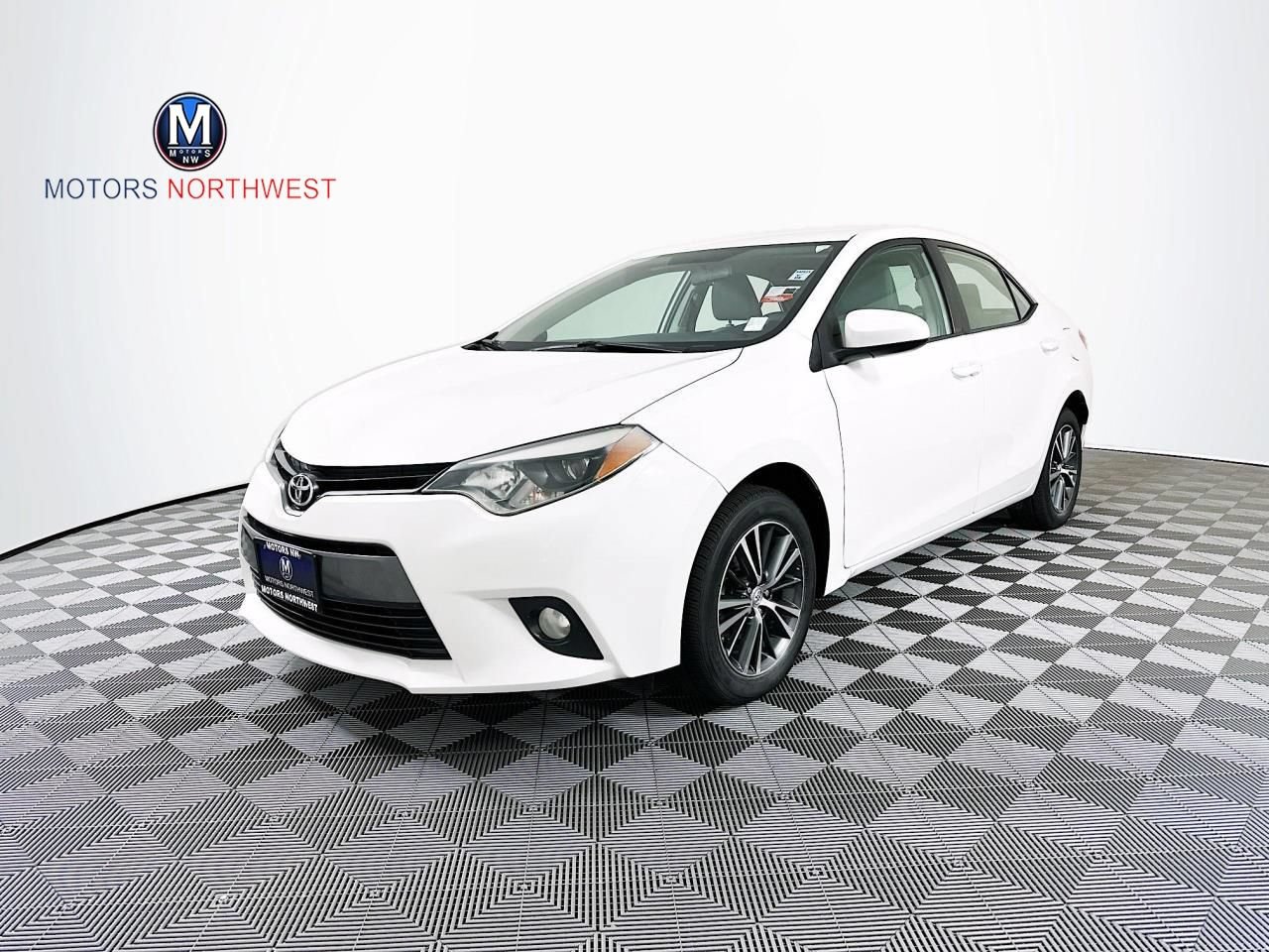 Used 2016 Toyota Corolla LE FWD image 1