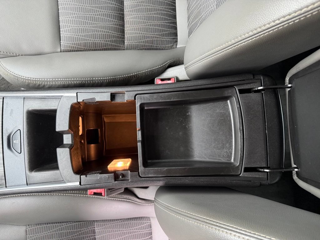 Used 2018 Chevrolet Impala LT FWD image 35