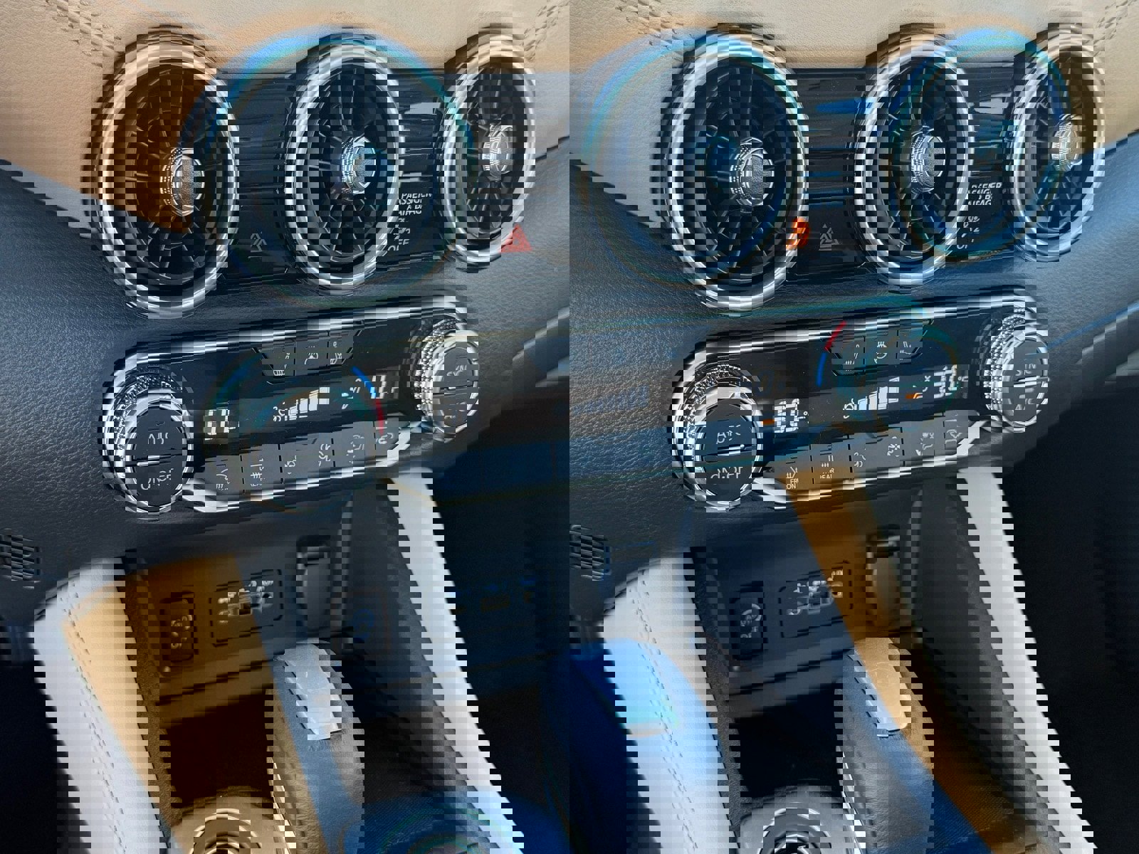 New 2025 Nissan Sentra SV w/ SV Premium Package image 25