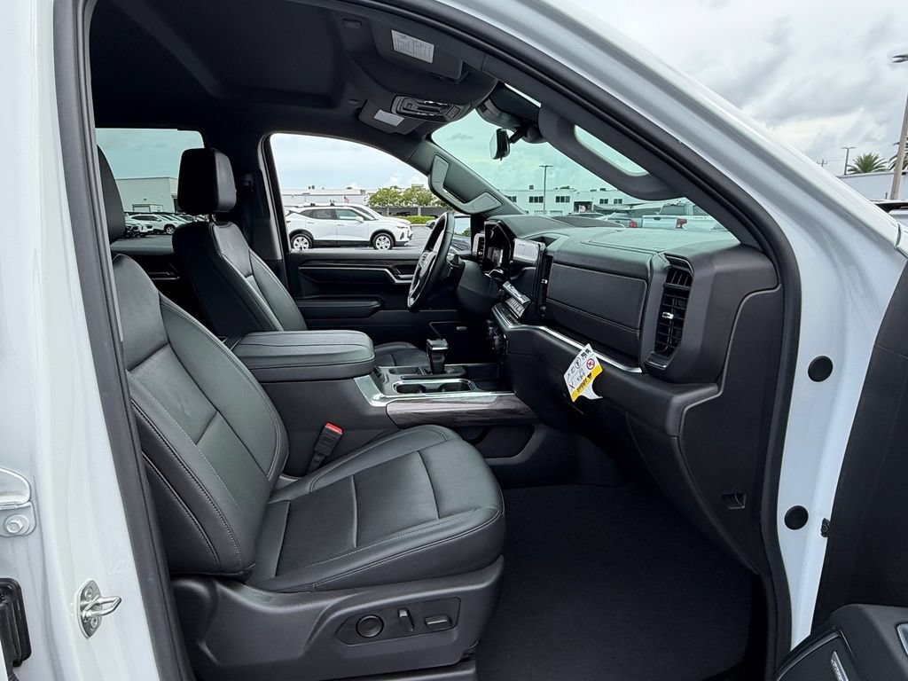 Used 2024 Chevrolet Silverado 1500 LTZ w/ Technology Package RWD image 17