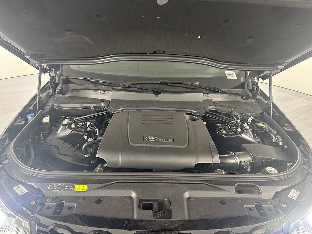 New 2025 Land Rover Discovery Dynamic SE image 30