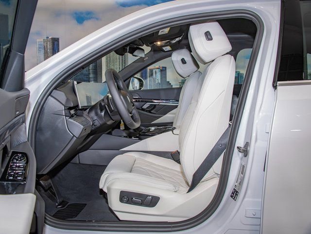 Used 2026 BMW 530i xDrive w/ Premium Package image 20