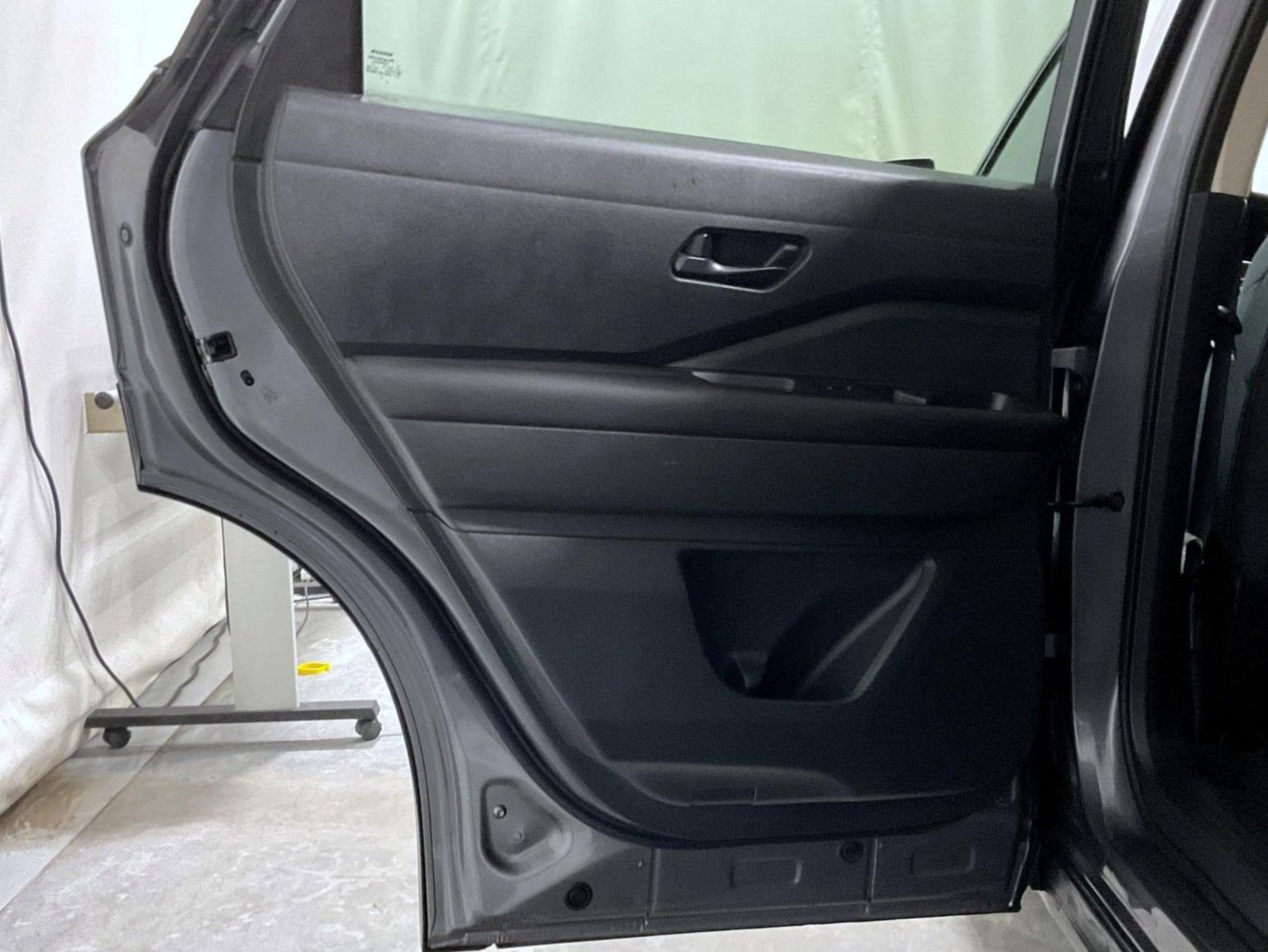 Used 2024 Nissan Pathfinder SV w/ Black Appearance Package AWD/4WD image 23