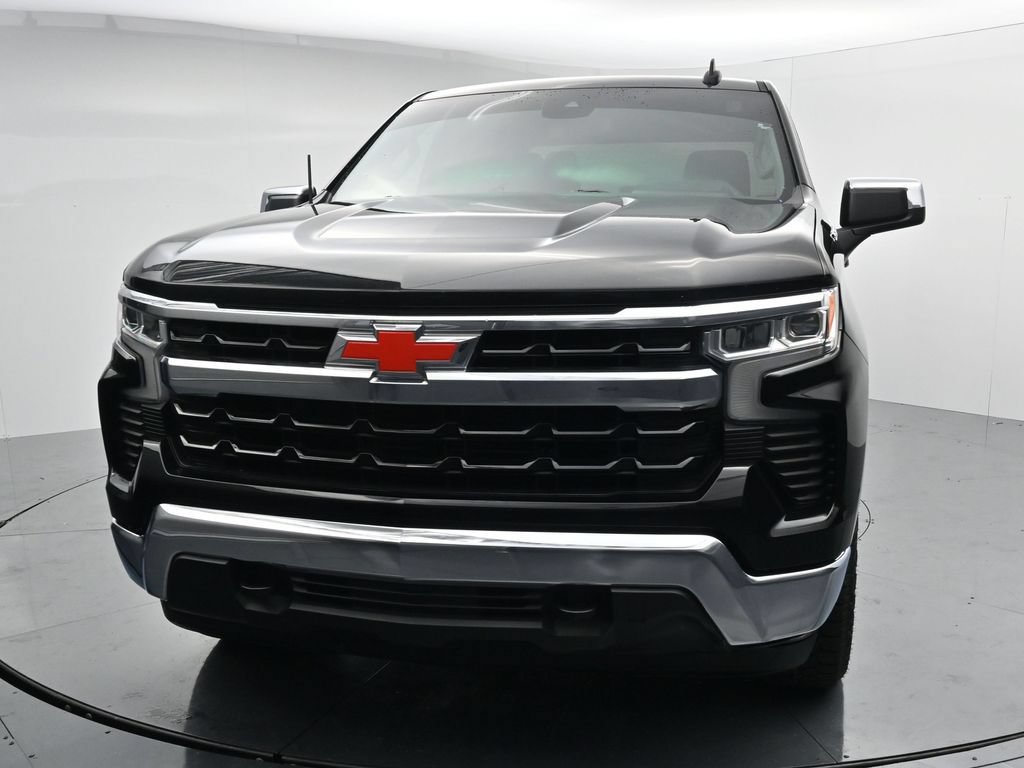 Used 2022 Chevrolet Silverado 1500 LT AWD/4WD image 3