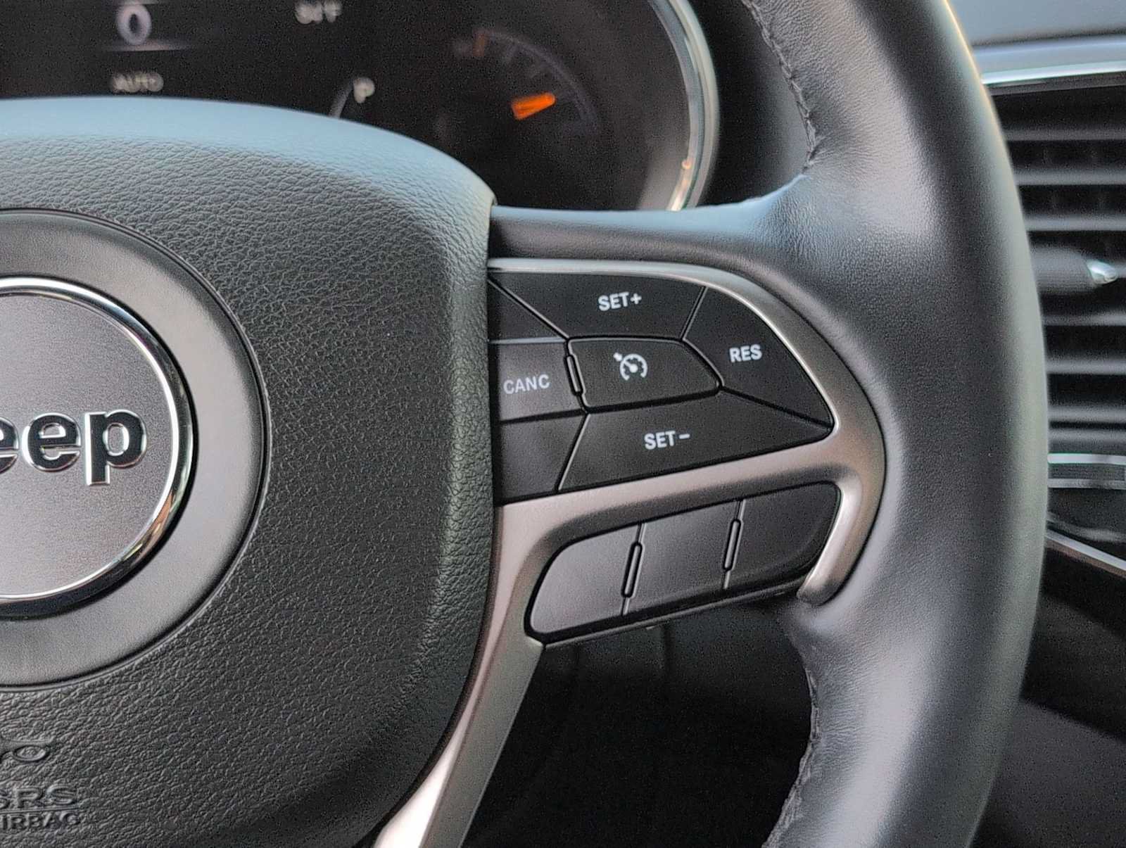 Used 2022 Jeep Grand Cherokee Laredo X AWD/4WD image 24