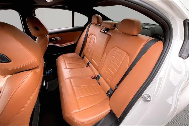 Used 2021 BMW 330i Sedan w/ M Sport Package RWD image 16