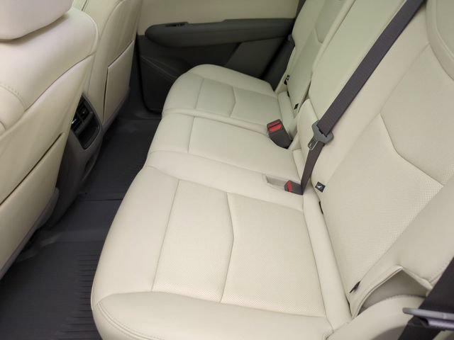 Certified 2024 Cadillac XT5 Premium Luxury w/ LPO, Floor Liner Package AWD/4WD image 22