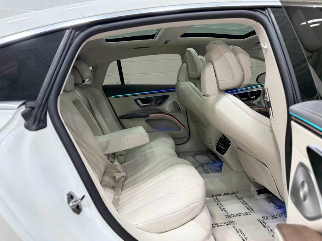 Used 2023 Mercedes-Benz EQS 580 4MATIC Sedan image 49