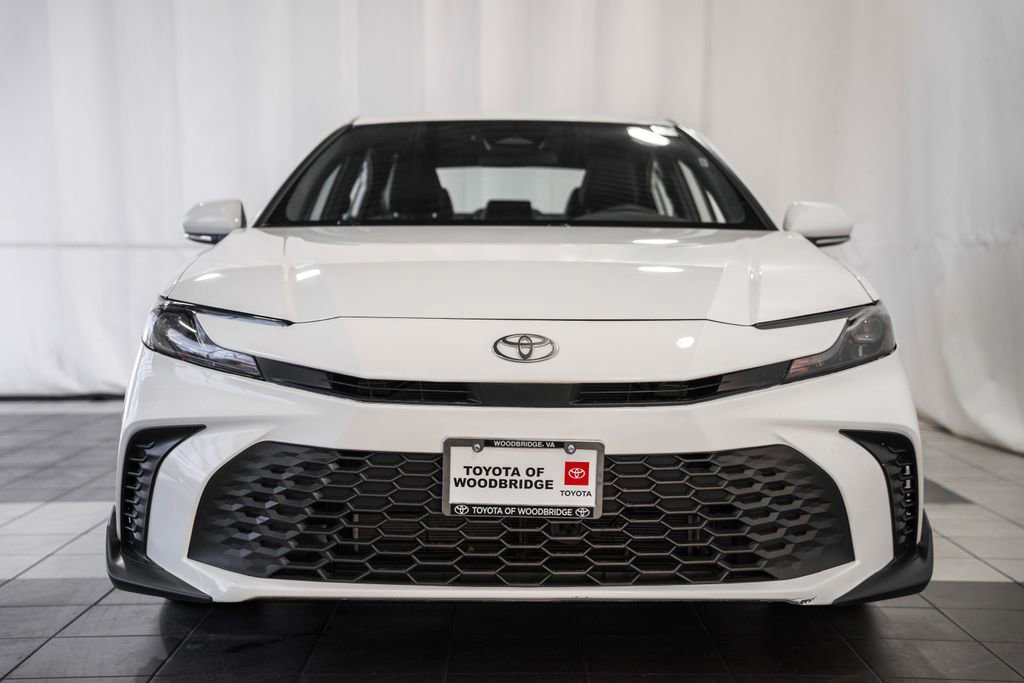 Used 2025 Toyota Camry SE image 2