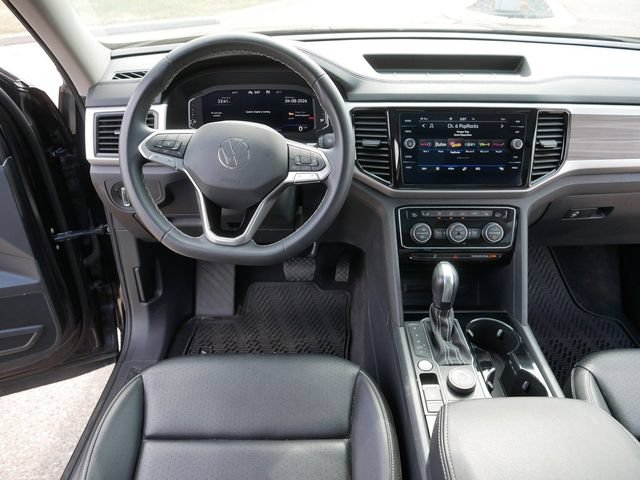 Certified 2023 Volkswagen Atlas SEL AWD/4WD image 22