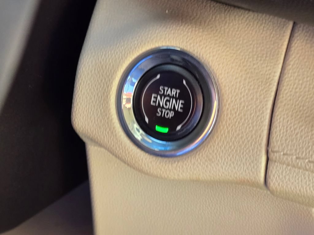 Certified 2021 Buick Envision Essence FWD image 25
