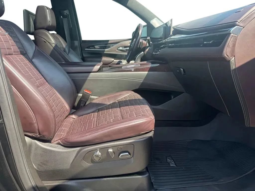 Used 2021 Cadillac Escalade Premium Luxury Platinum AWD/4WD image 14