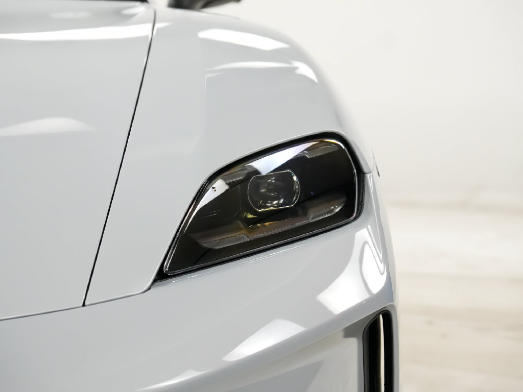 Used 2026 Porsche Taycan RWD image 10
