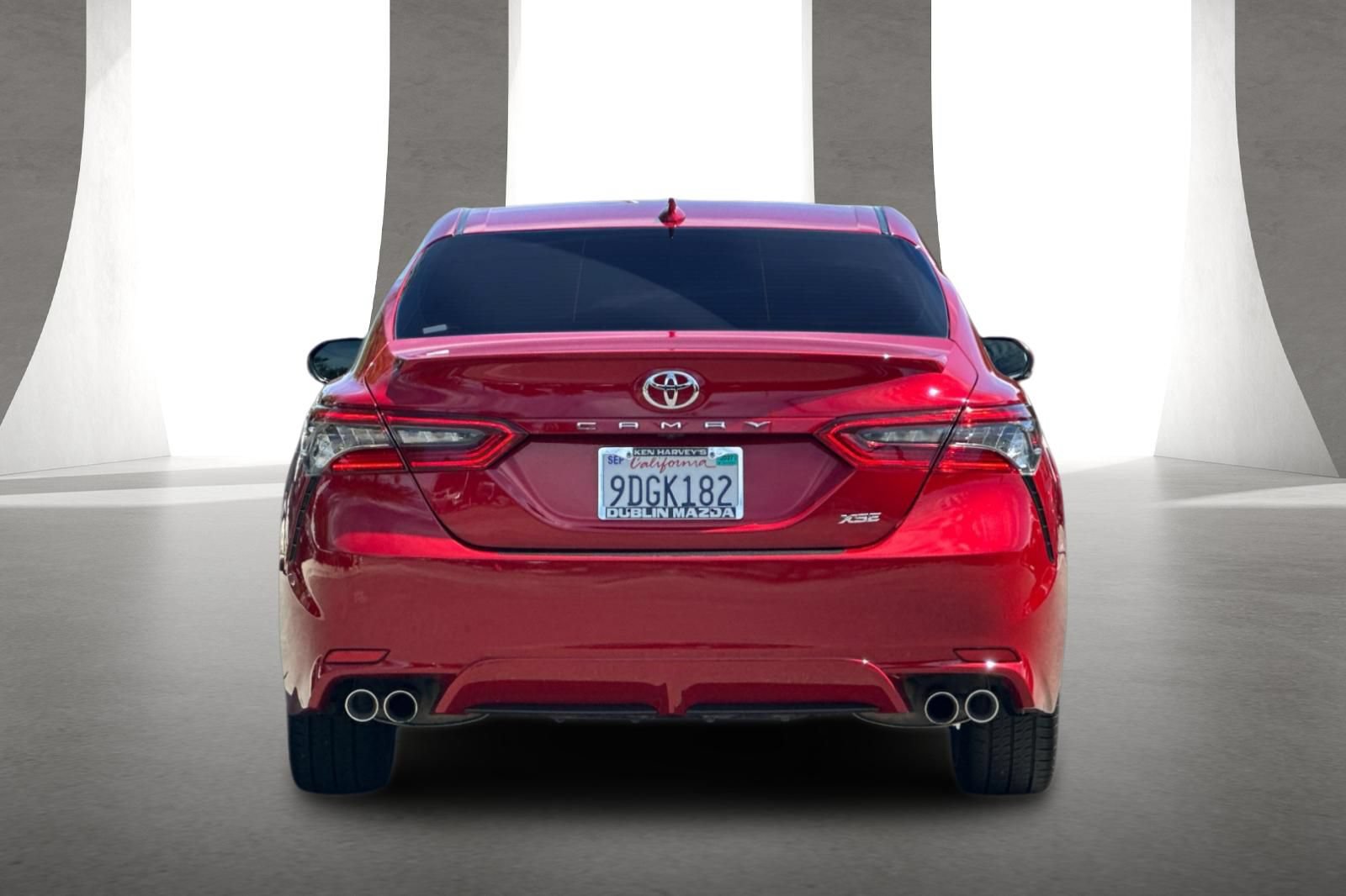 Used 2023 Toyota Camry XSE FWD image 5