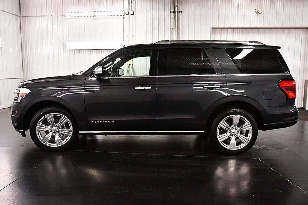 Used 2023 Ford Expedition Platinum AWD/4WD image 4