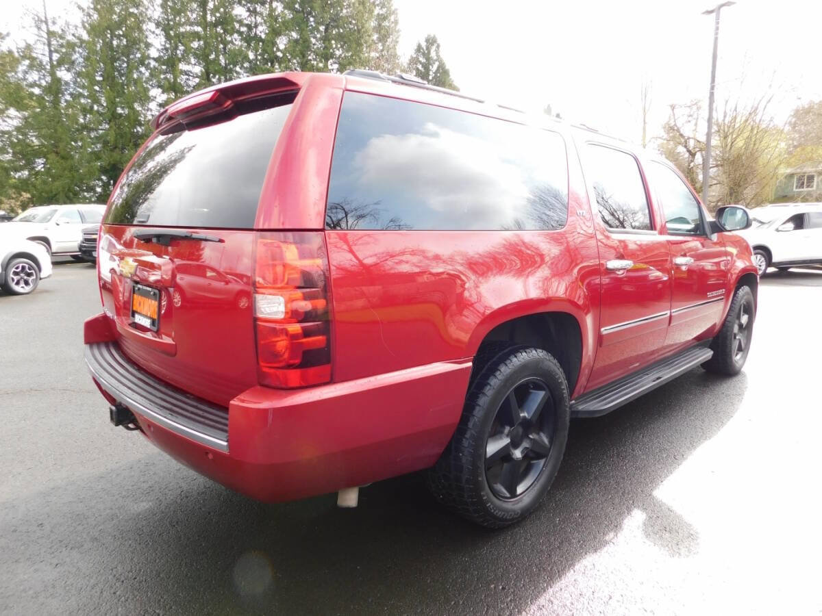 Used 2014 Chevrolet Suburban LTZ image 2