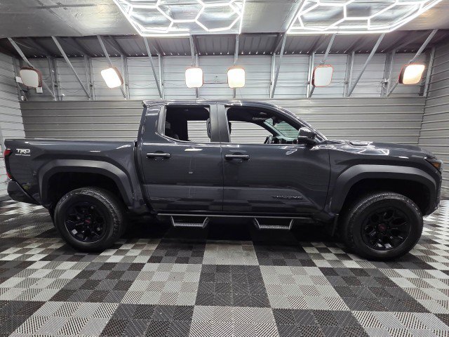Used 2024 Toyota Tacoma TRD Off-Road w/ TRD Off Road Upgrade Package AWD/4WD image 10
