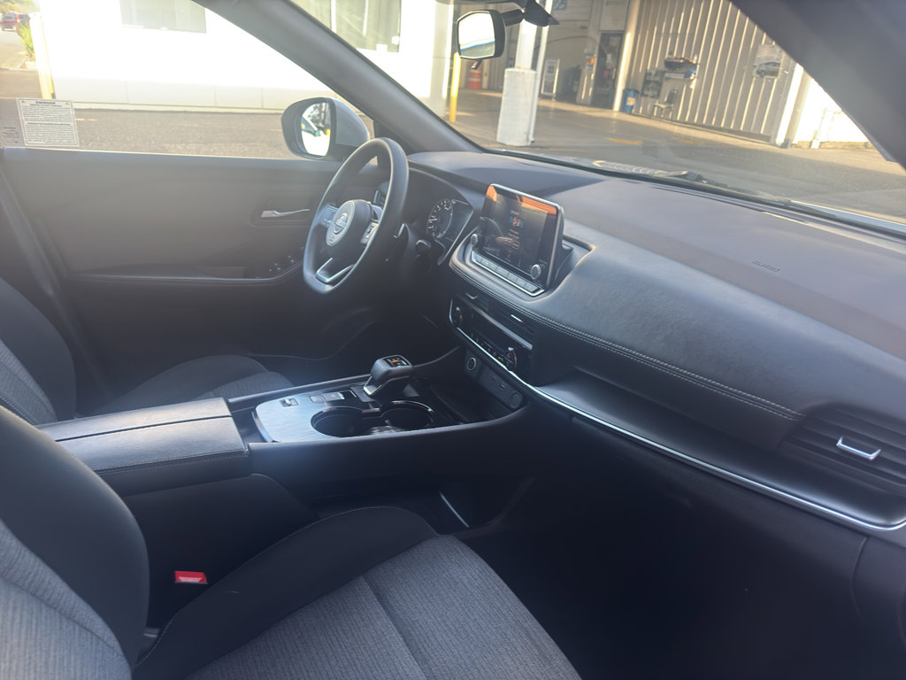 Used 2023 Nissan Rogue SV image 15