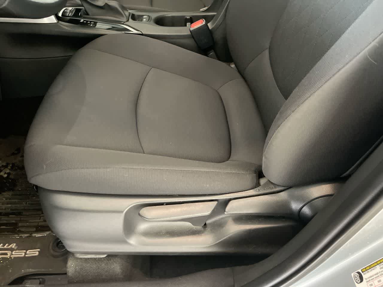 Certified 2023 Toyota Corolla Cross LE w/ Moonroof Package image 12