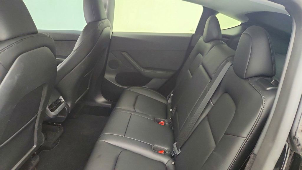Used 2025 Tesla Model Y Long Range image 24