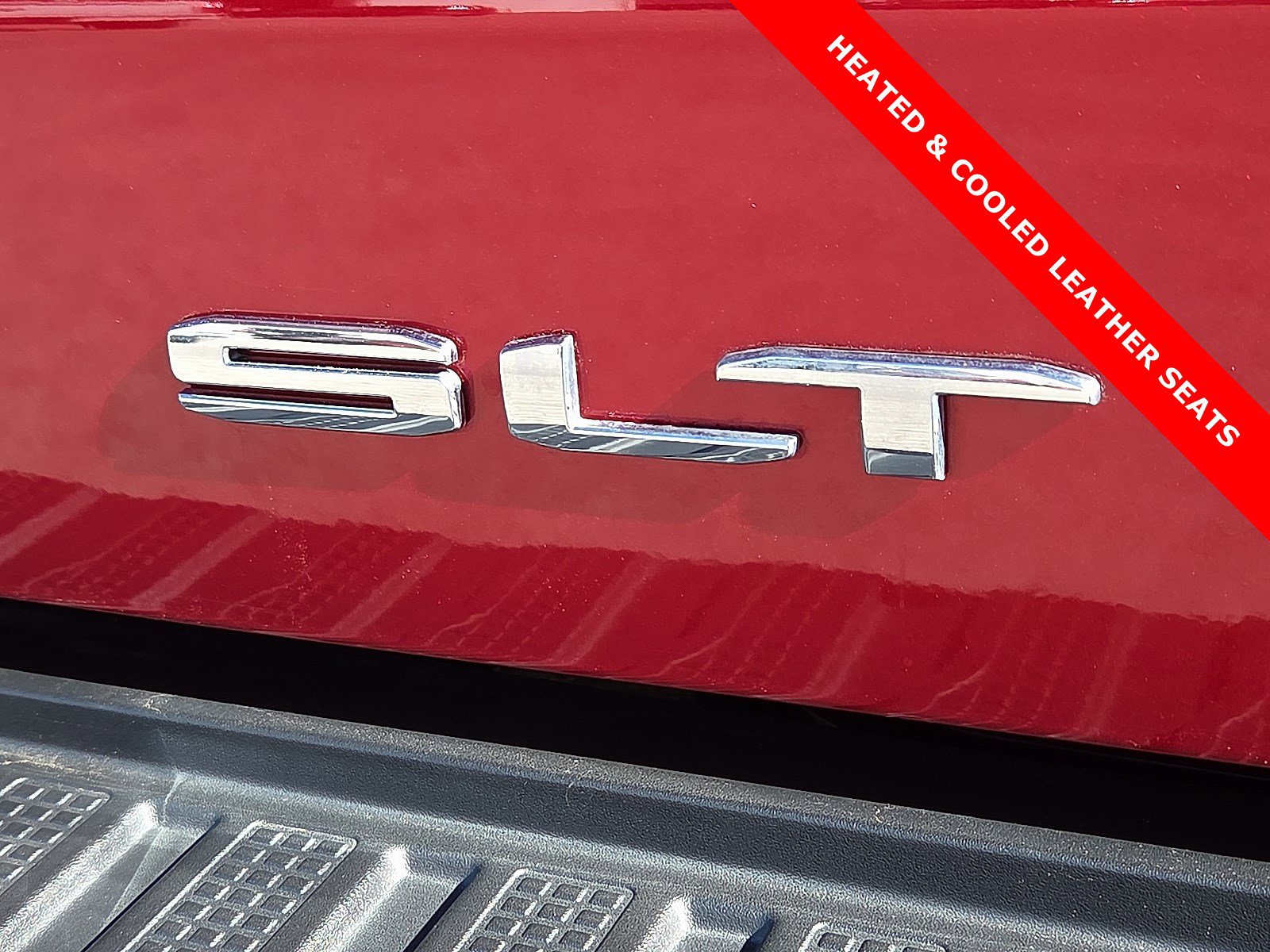 Used 2022 GMC Sierra 1500 SLT w/ SLT Premium Package image 8