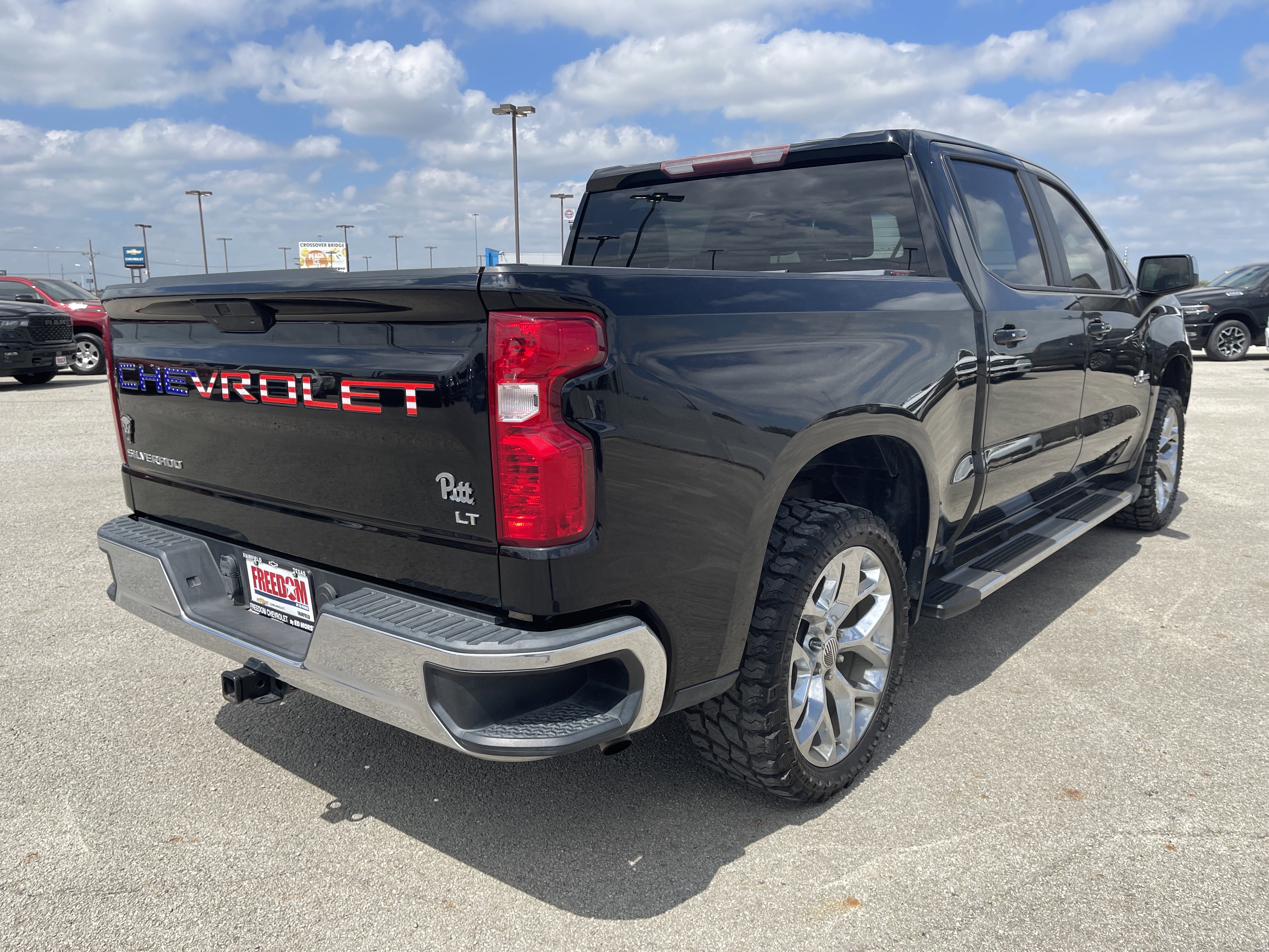 Used 2019 Chevrolet Silverado 1500 LT w/ Texas Edition image 4