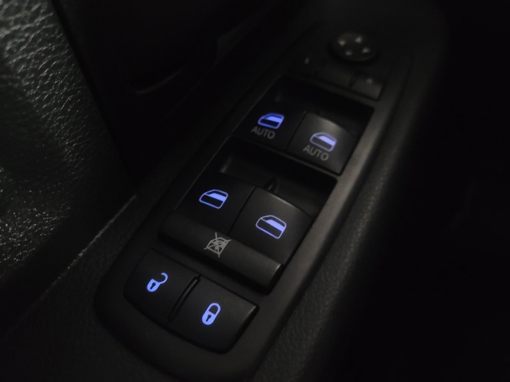 Used 2016 RAM 1500 Express RWD image 27
