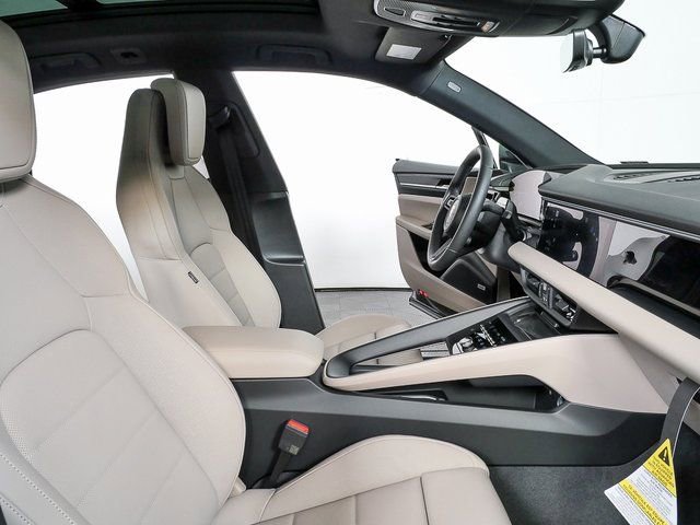 New 2026 Porsche Macan Electric image 23