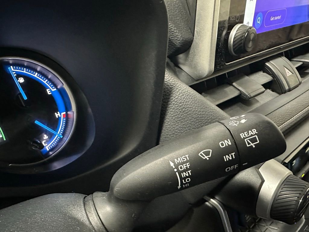 Used 2025 Toyota RAV4 LE image 22