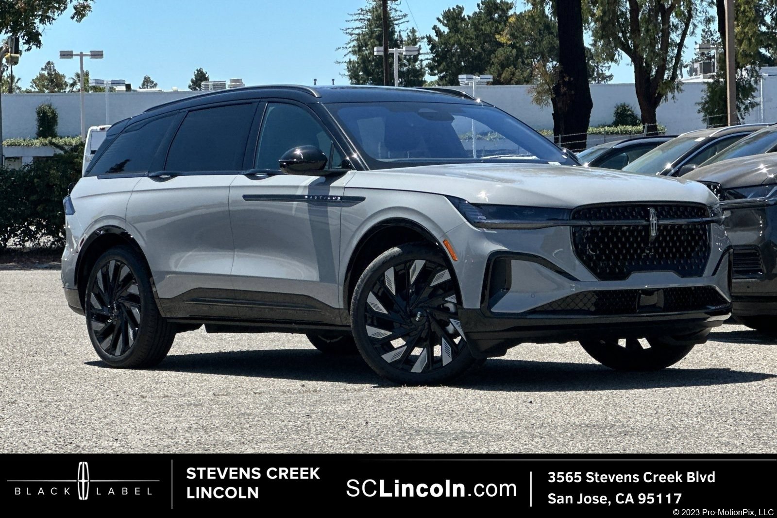 New 2026 Lincoln Nautilus Reserve w/ Jet Appearance Package AWD/4WD image 1