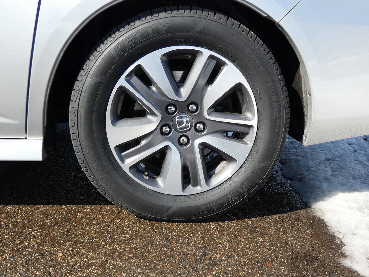 Used 2015 Honda Odyssey Touring Elite image 17