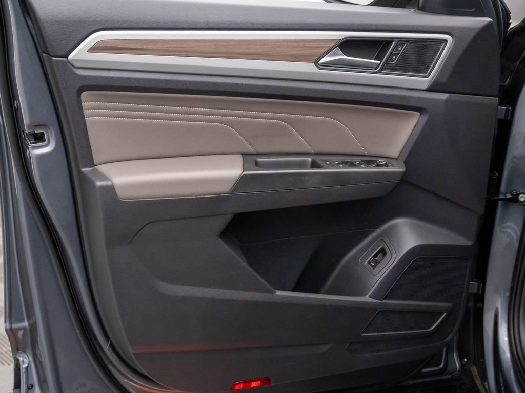 Used 2023 Volkswagen Atlas SEL image 13