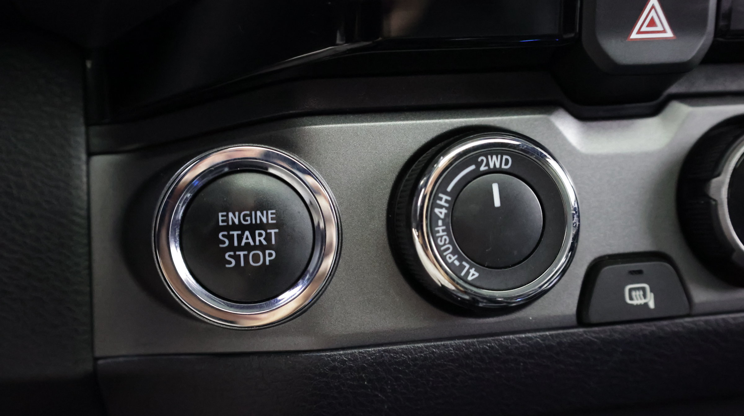 Used 2018 Toyota Tacoma TRD Sport AWD/4WD image 33